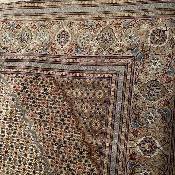 Persian Rug - Picture 5 of 11